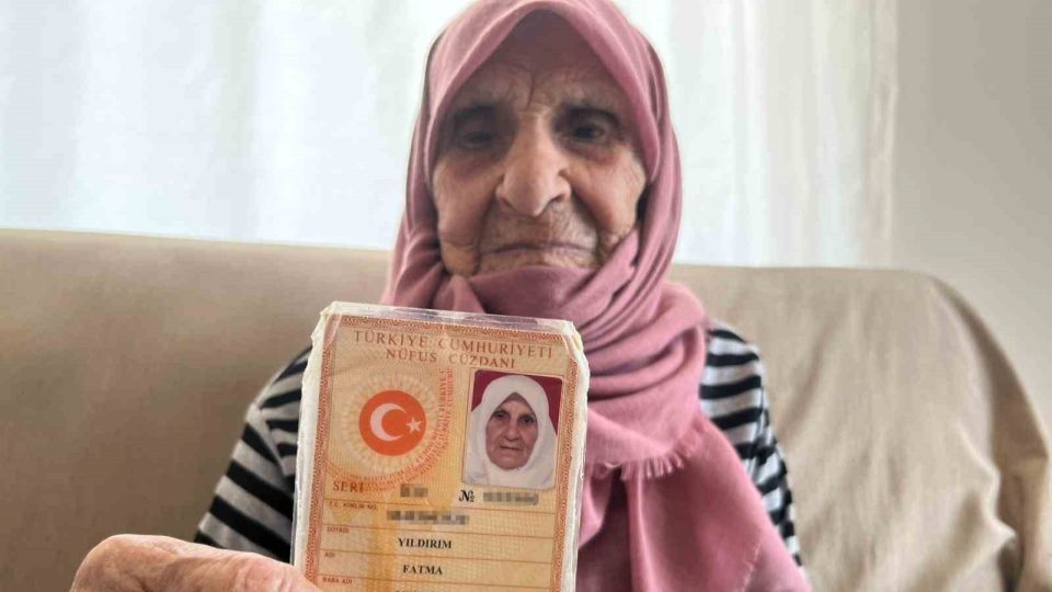 Asırlık Çınar! 101 Yaşında, 4 Kuşağı Bir Arada Görüyor