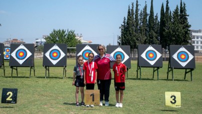 Antalyasporlu Okçu Dilruba Naz Şahin altın madalya kazandı