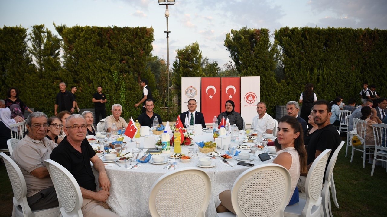 Vali Akbıyık, şehit yakınları ve gazilerle bir araya geldi