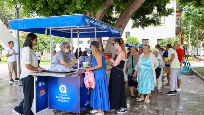 Geleneksel aşure ikramları devam ediyor