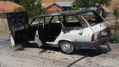Burdur’da seyir halindeki araç yandı