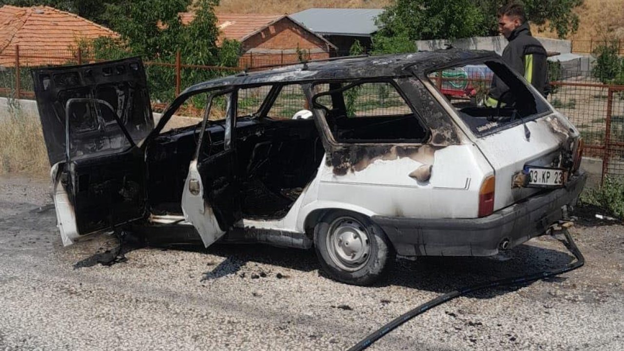 Burdur’da seyir halindeki araç yandı