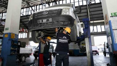 Mersin’de belediye araçları kendi atölyelerinde onarılıyor