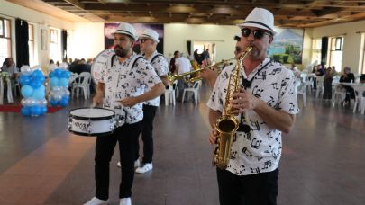 Isparta'da öğretmenlerin kurduğu bando takımı, düğün ve etkinliklere renk katıyor