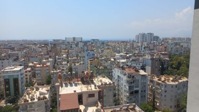 Antalya'da görüntü kirliliği rahatsız ediyor!