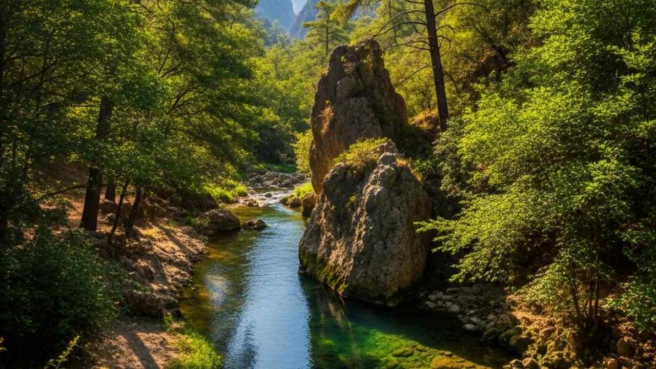 Akdeniz'in doğa harikası vadisi! Temiz havasıyla büyülüyor