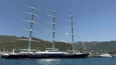 Milyarlık ‘Maltese Falcon’ Marmaris’te yakıt ikmali yaptı