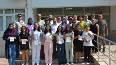 LGS’de başarı elde eden öğrenciler altın ile ödüllendirildi