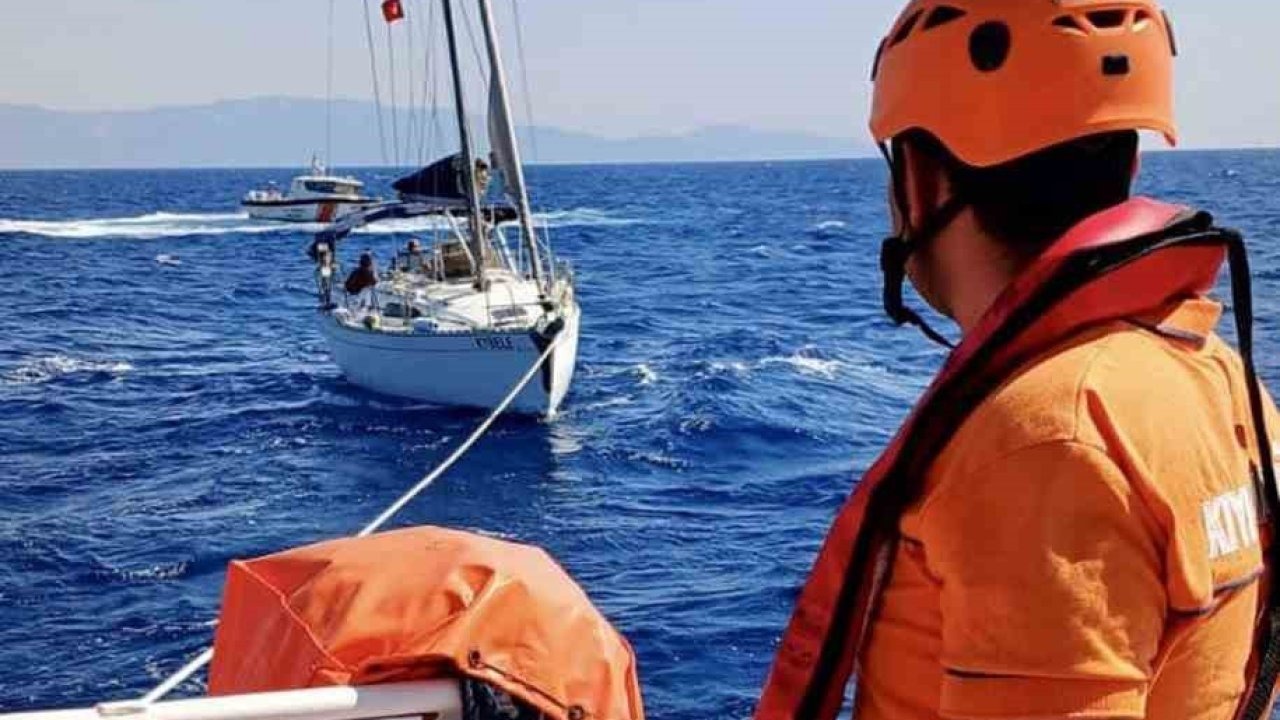 Bodrum Karaada’da sürüklenen tekne kurtarıldı