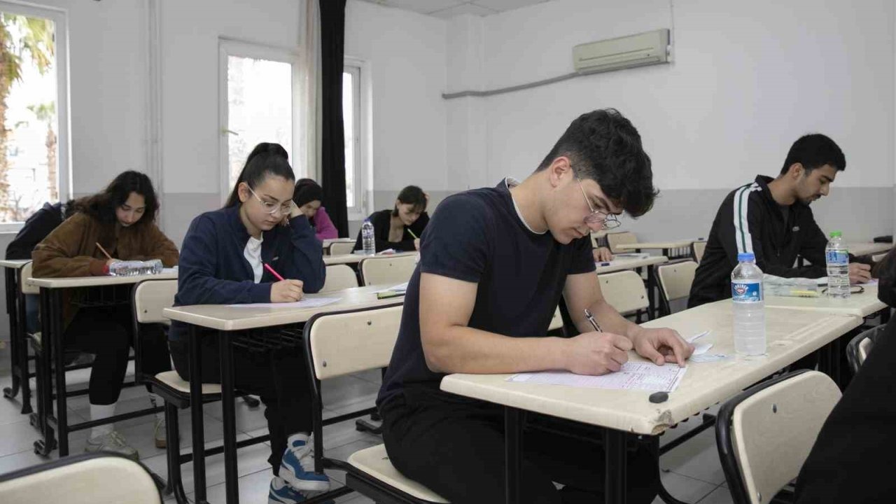 Mersin’de YKS öğrencilerine ücretsiz tercih danışmanlığı