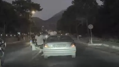 Fethiye’de trafikteki gerginlik araç kamerasına yansıdı