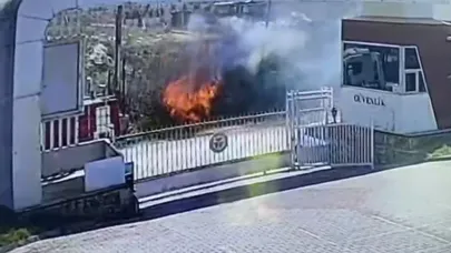 Kopan elektrik kablosu saman balyalarını küle çevirdi, o anlar güvenlik kamerasına yansıdı