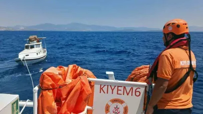 Akyarlar açıklarında sürüklenen tekne kurtarıldı