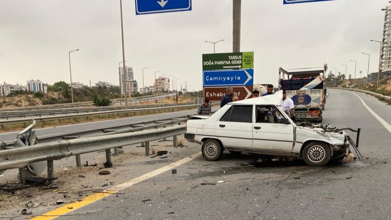 Tarsus’ta trafik kazası: İki kardeşten biri öldü, diğeri yaralandı