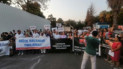 Antalya Arkeoloji Müzesi için: "Müze halkındır, yıkılamaz!"
