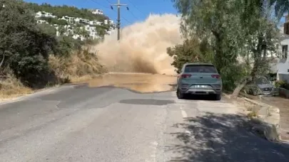 Bodrum sokaklarında tsunami! Yol trafiğe kapandı