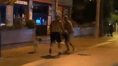 Rusların tekme ve yumruklu kavgası kamerada
