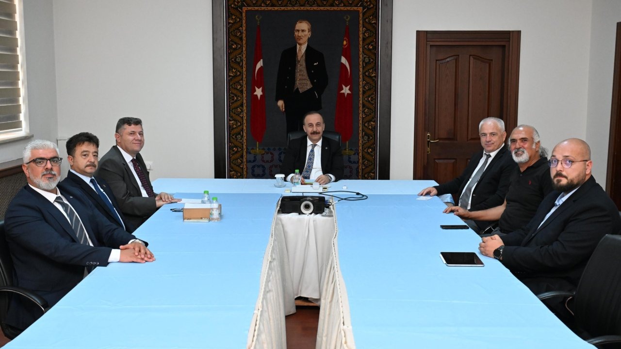 Isparta'daki arkeolojik kazılar masaya yatırıldı