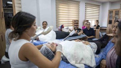 Mersin’de kadınlar cilt bakımı kursuyla meslek sahibi oluyor
