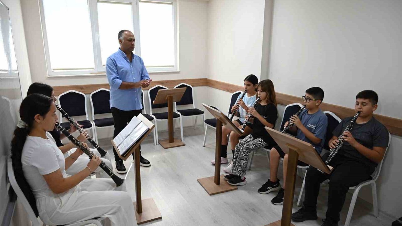 Kemer’de ücretsiz yaz kursları ilgi görüyor