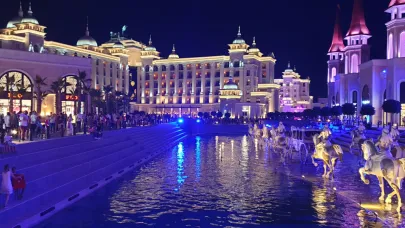 Antalya'da eğlencenin kalbi burada! Tıklım tıklım doluyor