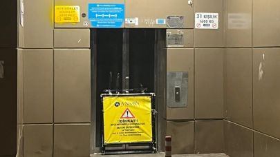 Beach Park'taki asansör çalışması vatandaşları zora soktu!