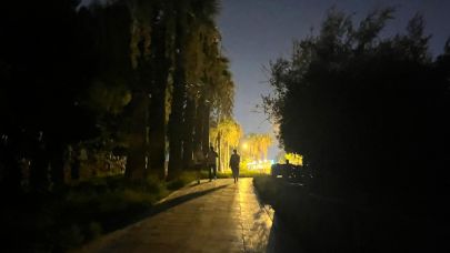 Muratpaşa’da karanlık park endişesi: "kediler ve vatandaşlar güvende değil"