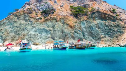 Antalya'nın Maldivleri turistlerin gözdesi! Berrak denizi bembeyaz kumu var