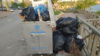 Turizm şehrine yakışmayan çöp görüntüsü