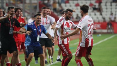 Antalyaspor sezona galibiyetle başladı: Kasımpaşa’yı 2-1 mağlup etti