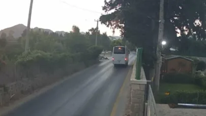 Çöp konteynerine çarpan motosikletin sürücüsü öldü; kaza kamerada