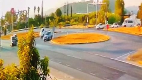 Minibüsle çarpışan motosikletin sürücüsü hayatını kaybetti