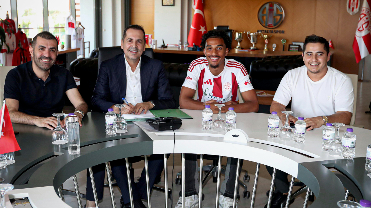 Antalyaspor, Jesper Ceesay’i kadrosuna kattı
