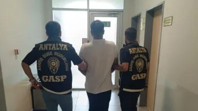 Aksu’da 8 iş yerini kundaklayan 2 şüpheli tutuklandı