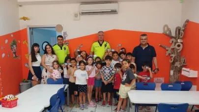 Mersin’de öğrencilere ve bakım merkezi çalışanlarına trafik güvenliği eğitimi verildi