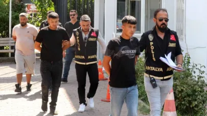 Düğünde karşılaştığı eşinin eski nişanlısını öldürdü
