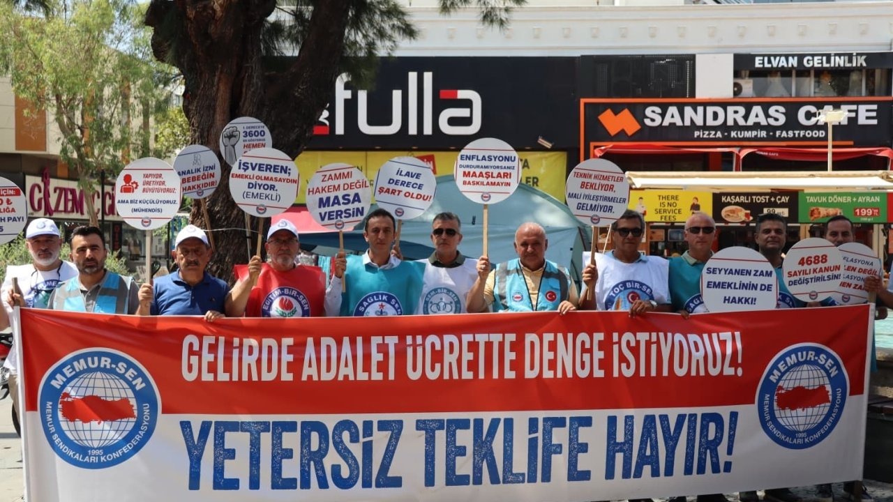 Memur Sen Antalya’da çadır kurup eylem yaptı
