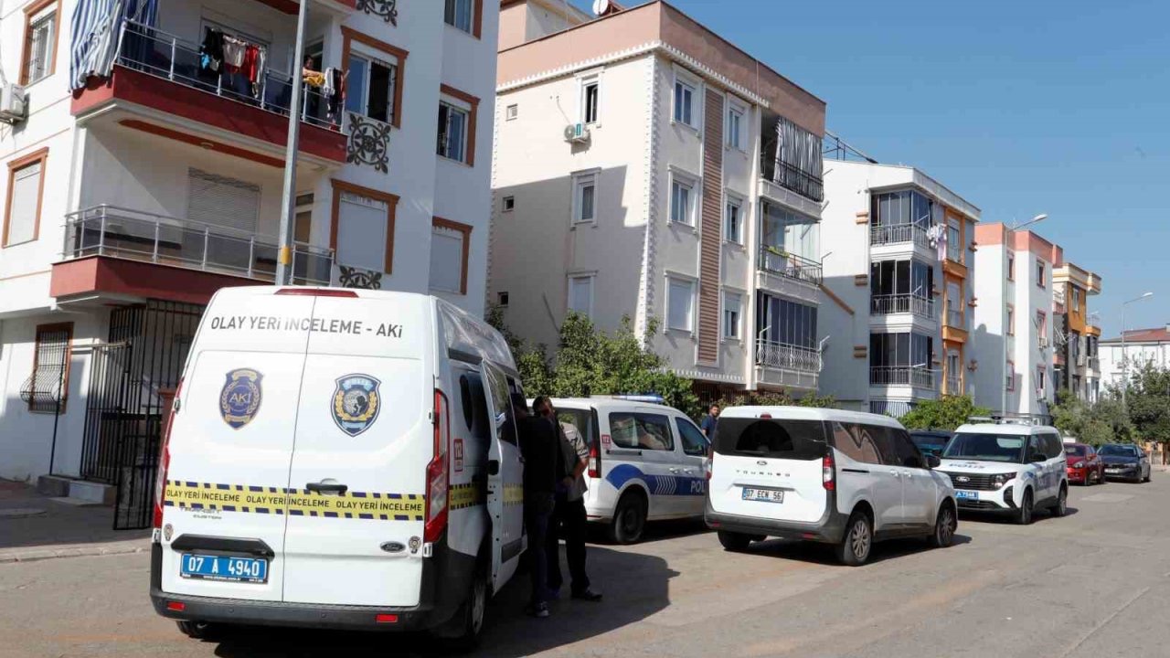 Antalya’da eski eş dehşet saçtı: 1’i ağır 2 yaralı