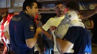 Dairenin balkonunda çıkan yangın korkuttu genç kız gözyaşlarına hakim olamadı