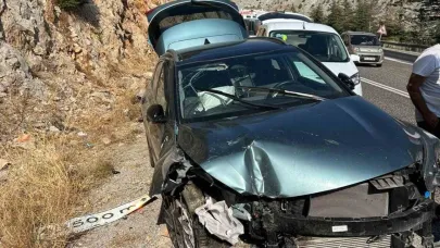 Antalya’da trafik kazası; 5 yaralı