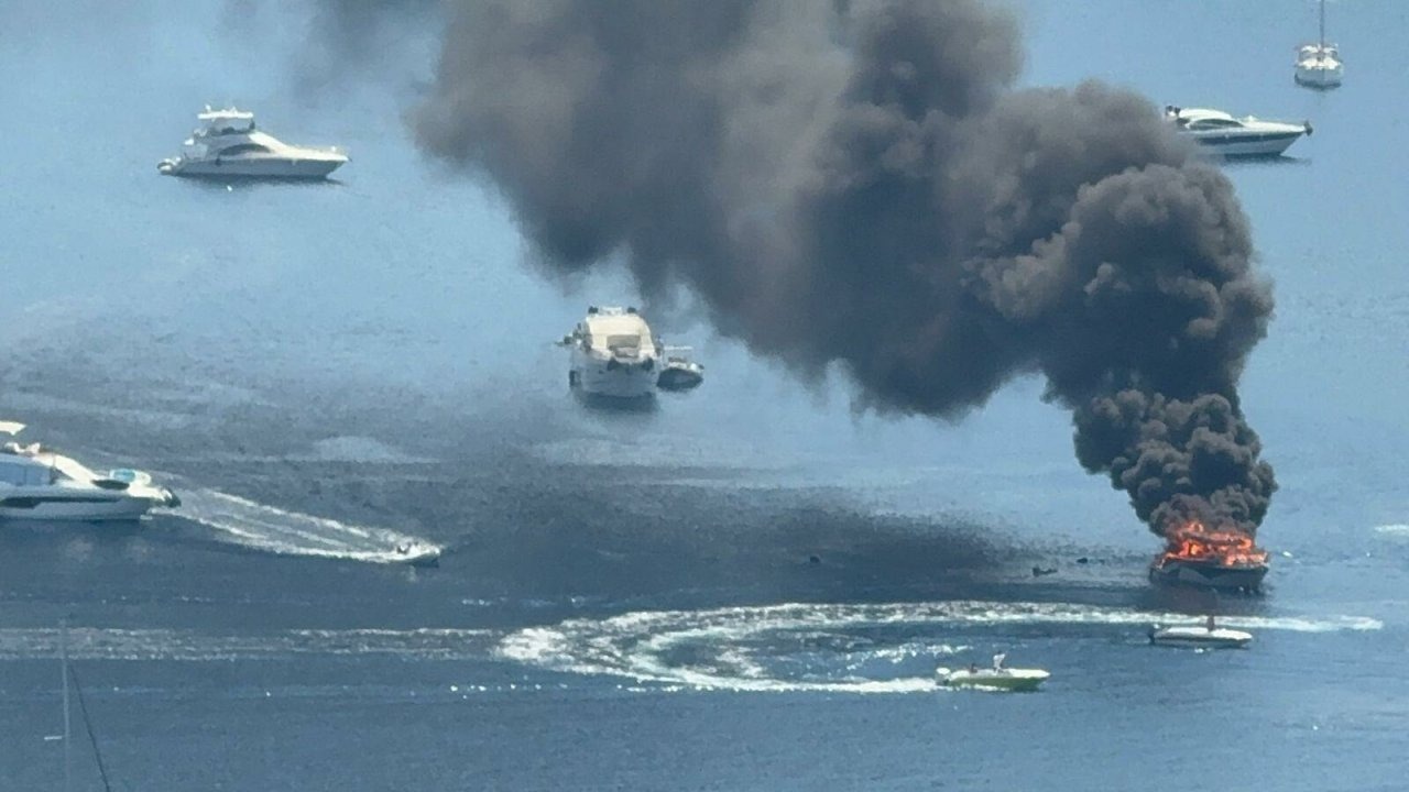 Bodrum’da tekne yangını; 1 kişi kurtarıldı