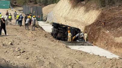 Devrilen vinçte yangın çıktı, ilk müdahaleyi orman ekipleri yaptı