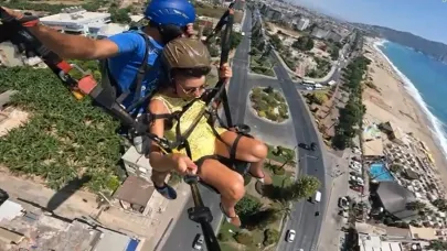 Trafik kazası yamaç paraşütü kamerasında