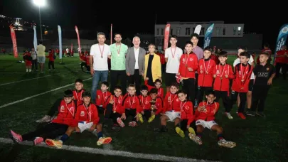 Geleceğin şehri Isparta’da geleceğin yıldızları sahne aldı