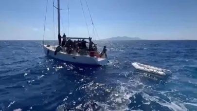 Datça'da 43 kaçak göçmen kurtarıldı; 1 organizatör şüphelisi yakalandı