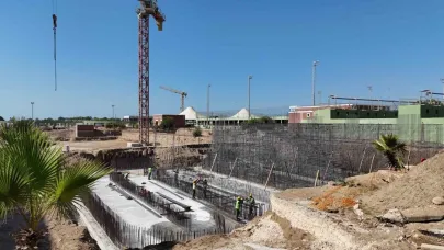 Büyükşehir Lara'da çalışmalarını sürdürüyor
