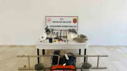 Jandarma, Serik’te definecileri suçüstü yakaladı