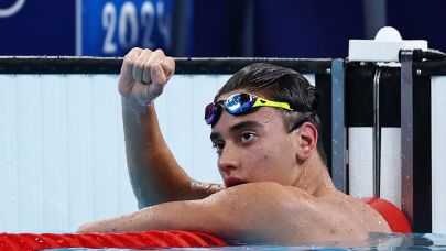 Milli yüzücü Kuzey Tunçelli'den altın madalya!