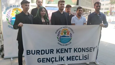 Öğrencilerden otobüs zammına tepki