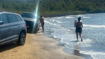 Marmaris Hisarönü’nde sahile araçlarını sokan tatilcilere tepki